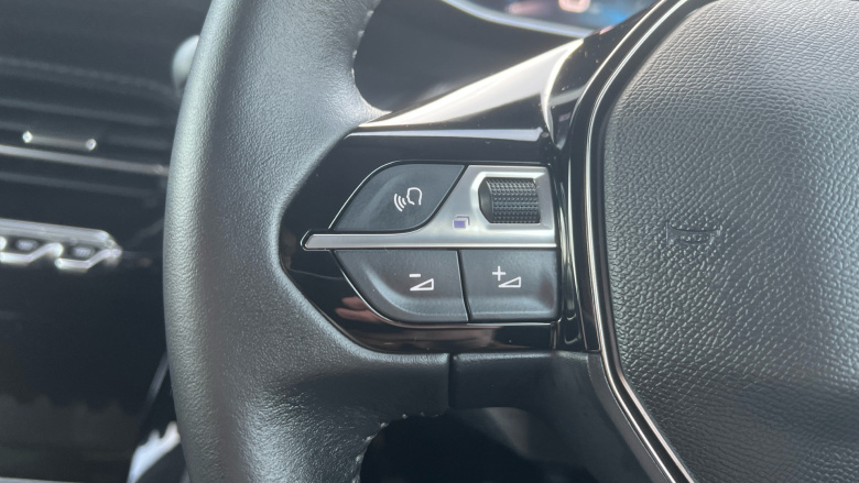 Peugeot 208 1.2 PureTech 100 Allure Premium 5dr Petrol Hatchback